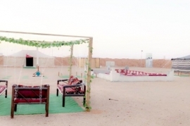 جلسات خارجية في المخيم