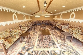 مراجيح اطفال وملعب كرة طائرة 