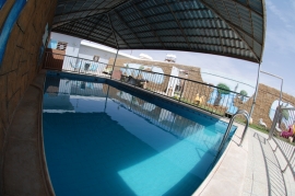 مسبح للشباب والاطفال والعائلة - شاليهات ديراب