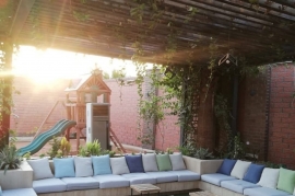 جلسة فخمة ونافورة - شاليهات اوراق جلسة فخمة ونافورة - شاليهات اوراق