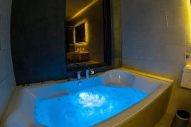 جاكوزي شاليه شفشاون