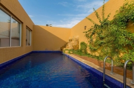 مسبح - لانتانا دليل شاليهات