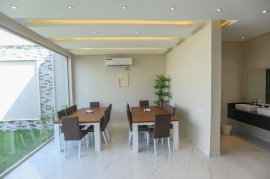 صاله الطعام بشاليهات ابرين في الثمامه