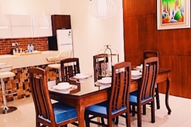 طاولة طعام - شاليهات جلنار 