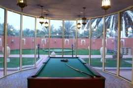 طاولة بلياردو - شاليه بالرمال - تطبيق لانتانا