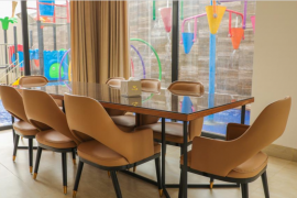 طاولة طعامة تتسع ل 8 اشخاص