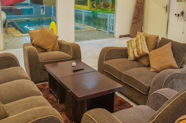 اطلالة الصالة على الشاليه