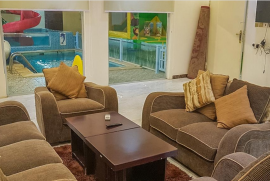 المجلس الرئيسي يتسع ل 15 شخص