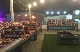 جلسة خارجية جميلة 