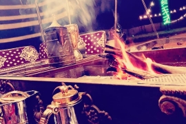 مخيم ألوان , مخيمات قريبة وفخمة