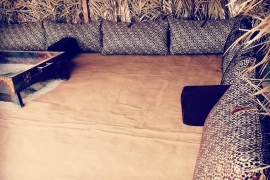 مخيم ألوان , مخيمات قريبة وفخمة