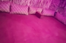 مخيم ألوان , مخيمات قريبة وفخمة