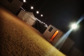 مخيم ألوان , مخيمات قريبة وفخمة