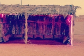 مخيم ألوان , مخيمات قريبة وفخمة