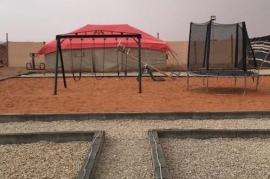 نطيطه ومراجيح في مخيم الاوركيد بالرياض