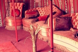 خيمة بمجلس كنب 